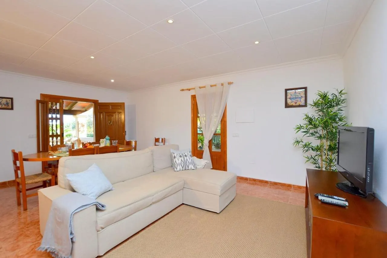 Country house Nueva Finca Con Piscina Es Blanquer Guest House